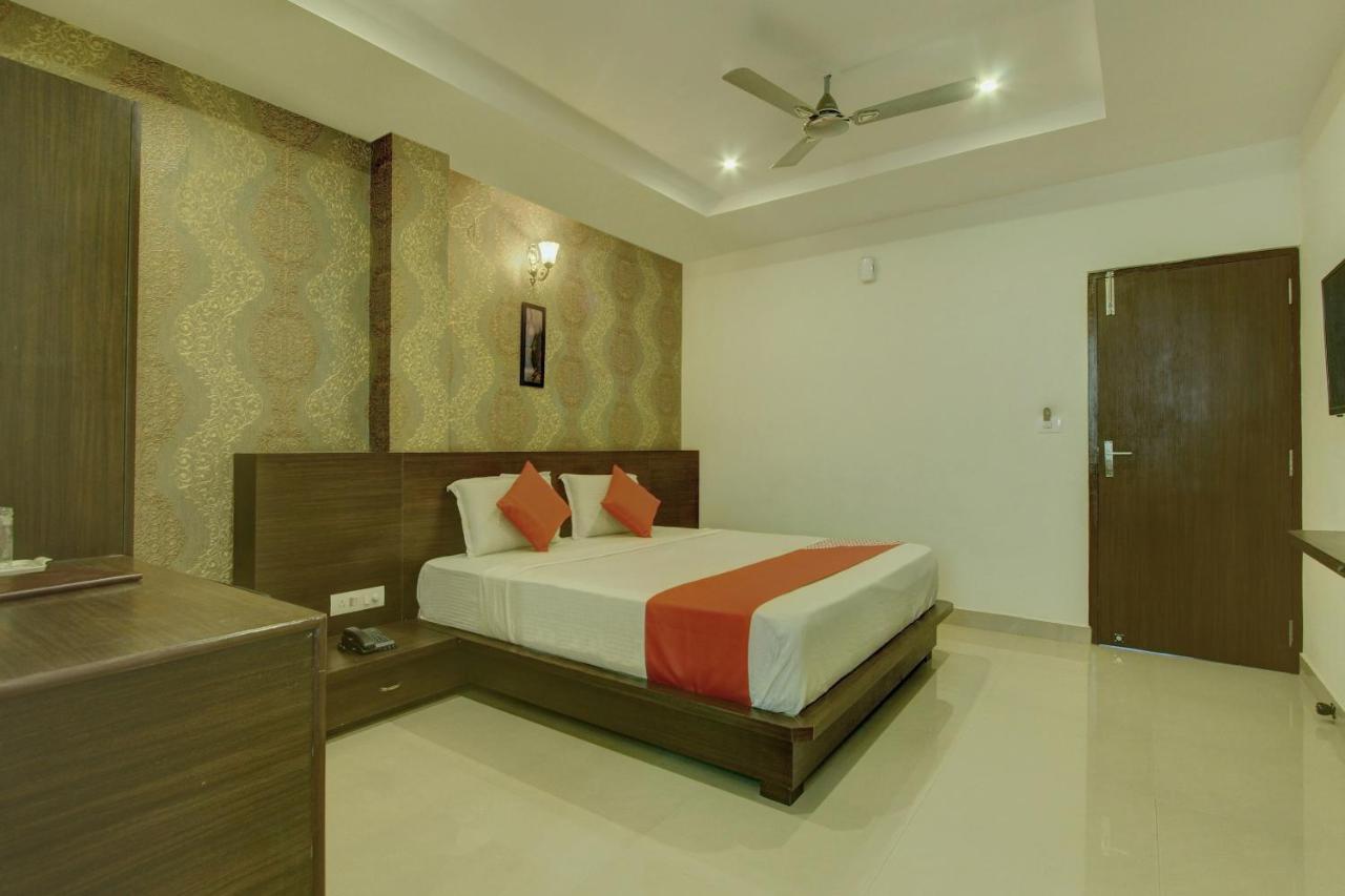Capital O Hotel Samanvi International Belur  Exterior foto