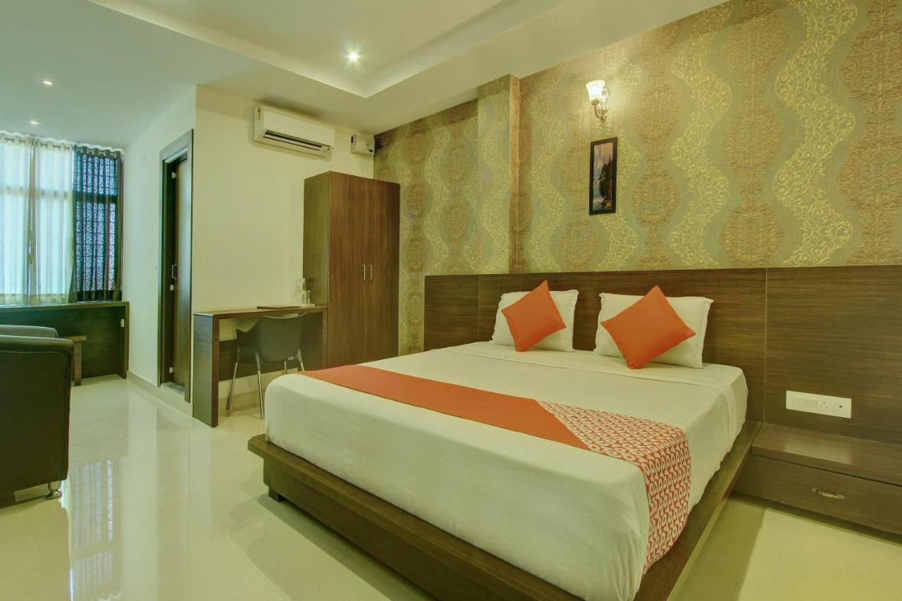 Capital O Hotel Samanvi International Belur  Exterior foto
