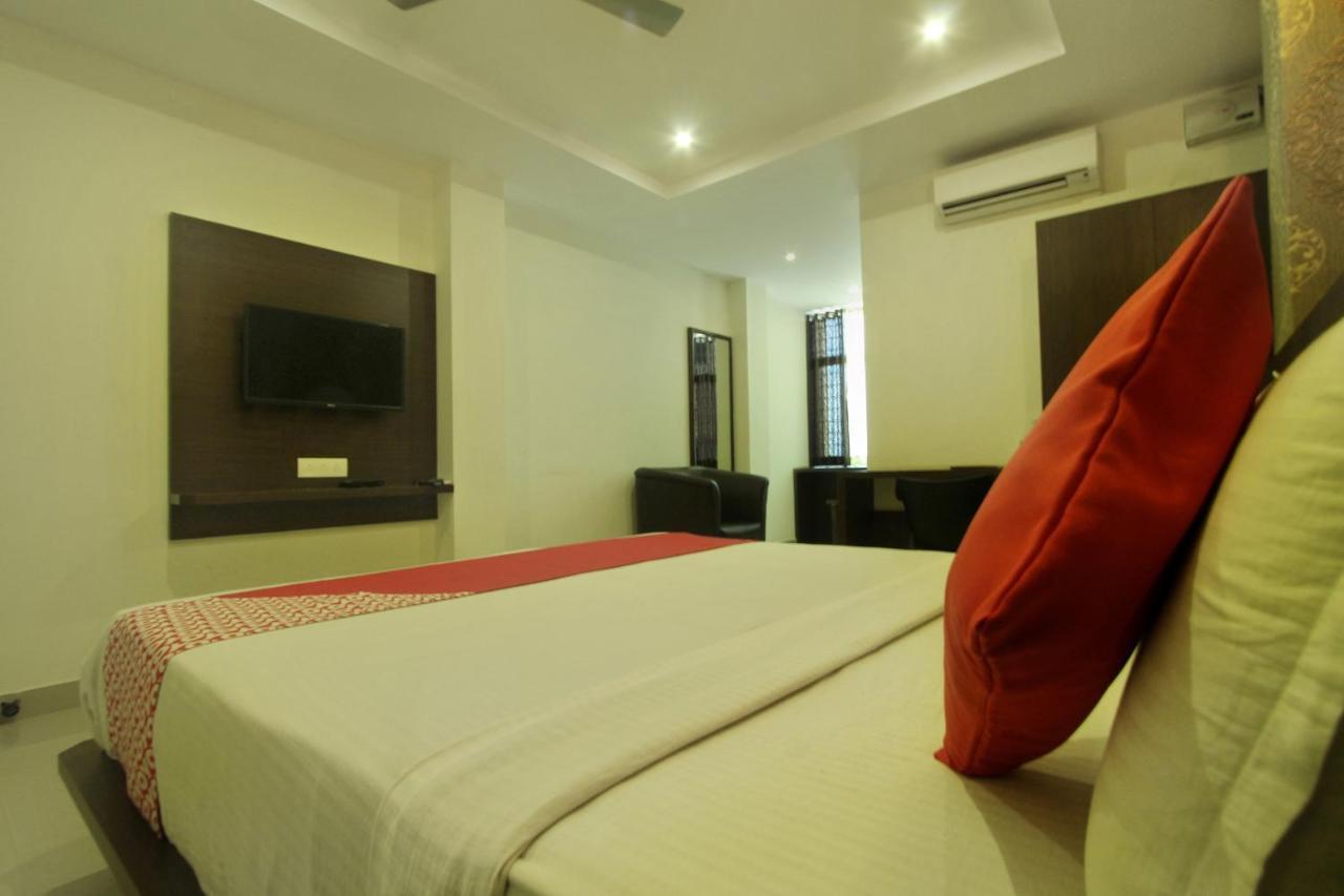 Capital O Hotel Samanvi International Belur  Exterior foto