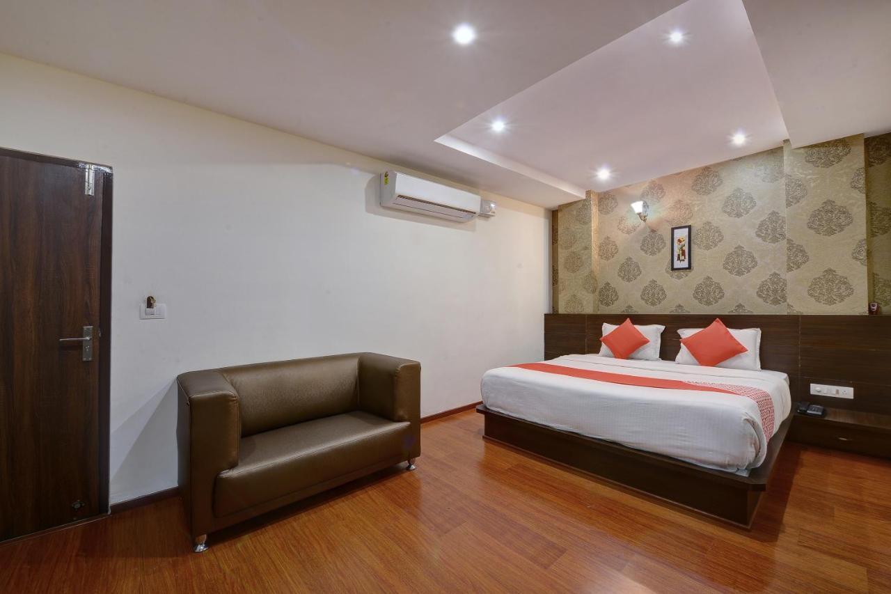 Capital O Hotel Samanvi International Belur  Exterior foto