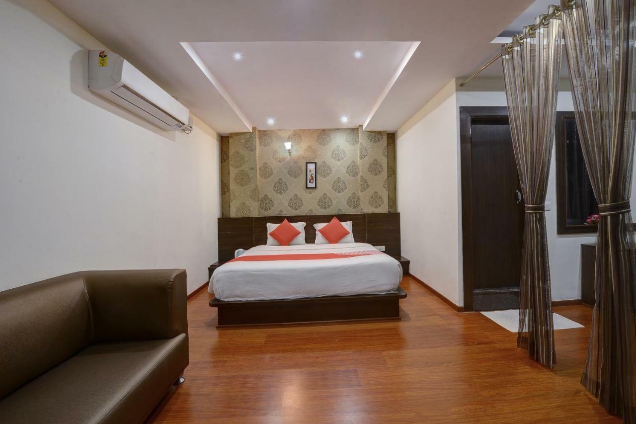Capital O Hotel Samanvi International Belur  Exterior foto